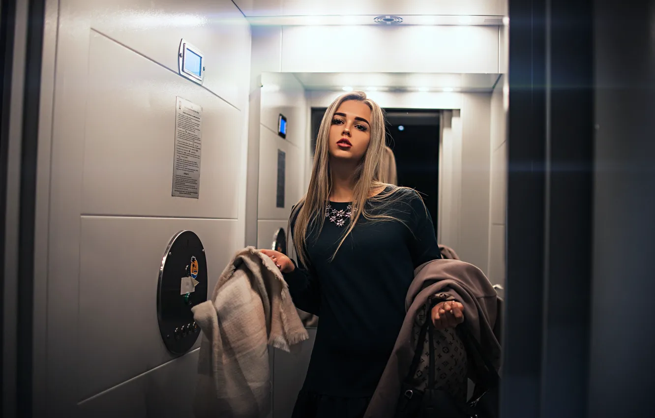 Photo wallpaper pose, Girl, mirror, lift, Sasha Rusko