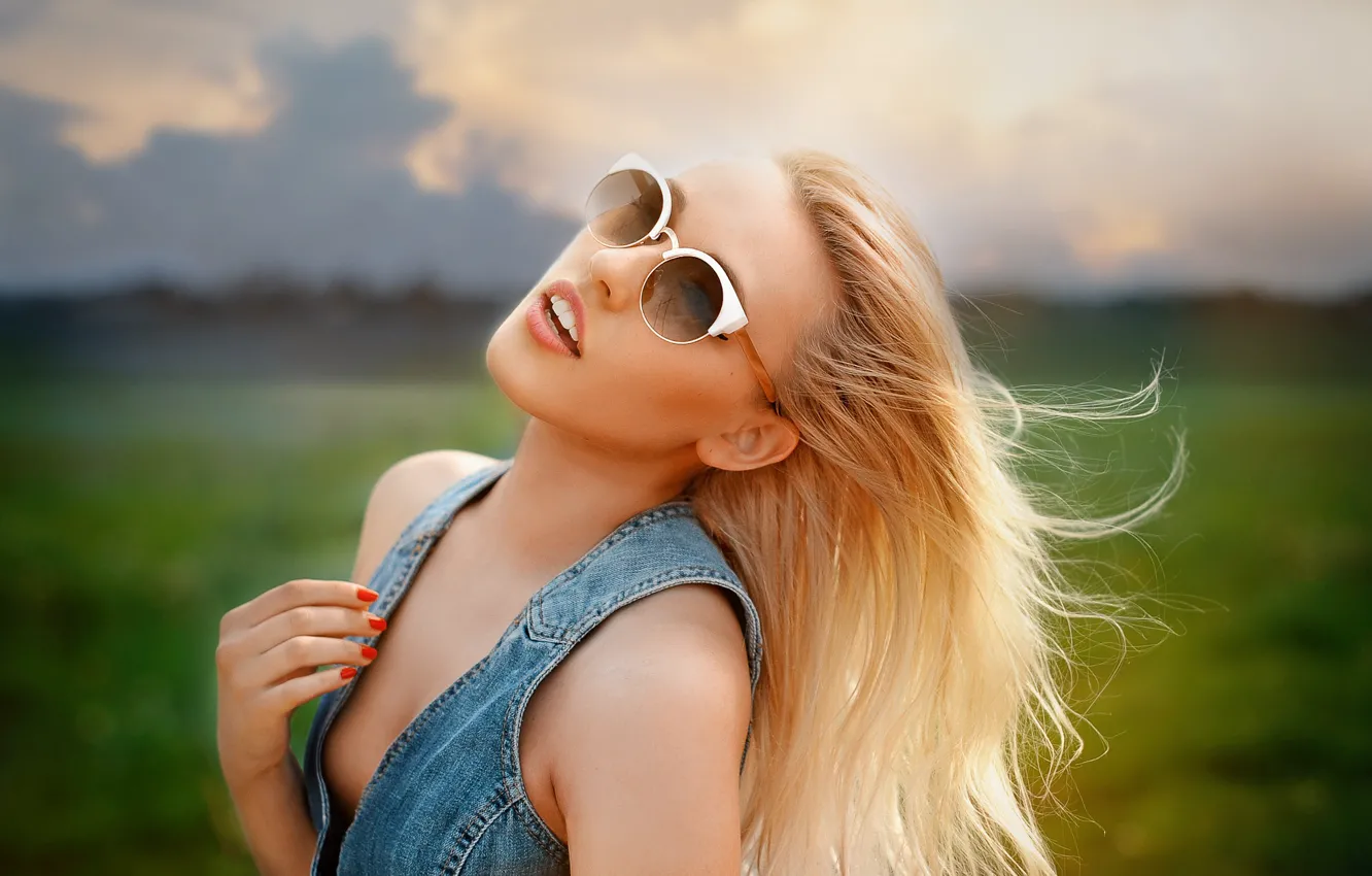 Photo wallpaper pose, hair, glasses, beauty, Saulius Krusna