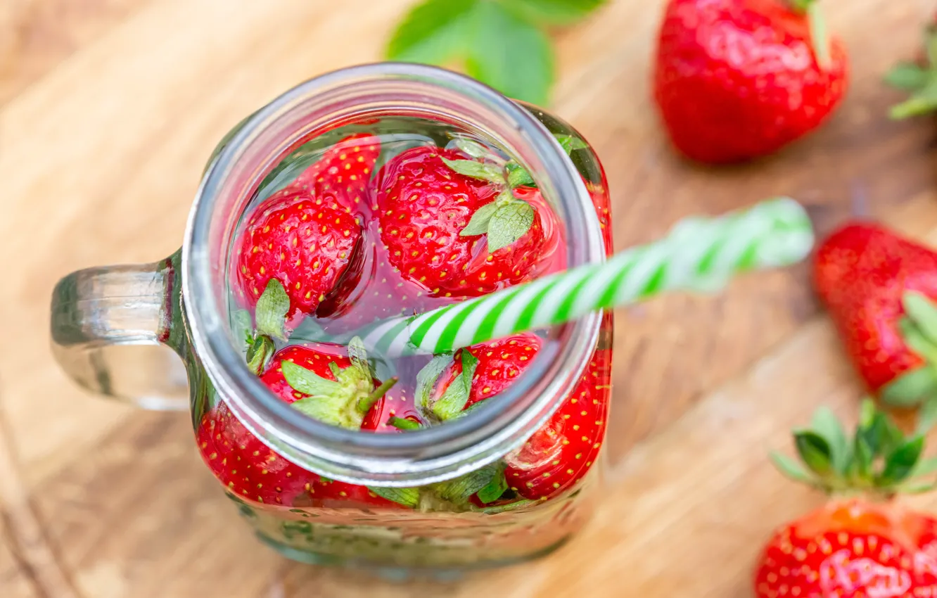 Photo wallpaper berries, strawberry, mug, tube, lemonade