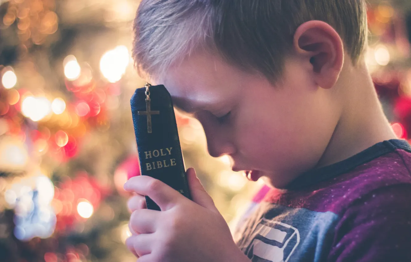 Photo wallpaper Christmas, holy, cross, Christian, God, Christmas Eve, little boy, Lord