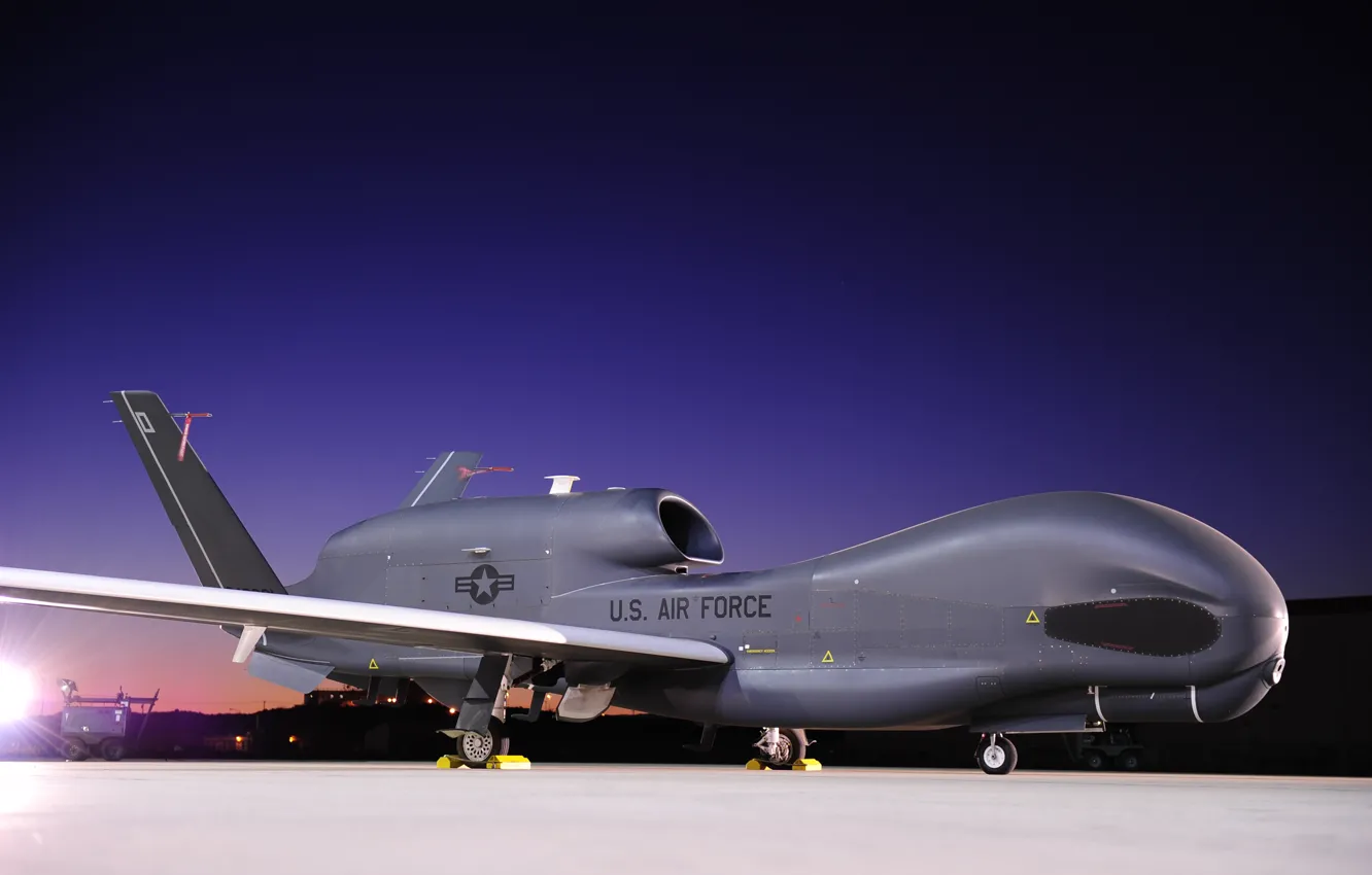Photo wallpaper the airfield, strategic, UAV, intelligence, Northrop Grumman, RQ-4