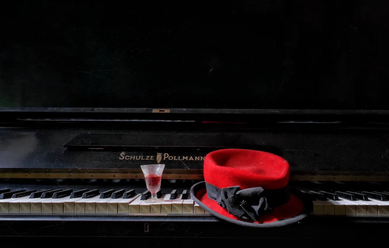 Photo wallpaper hat, piano, glass, naturalism