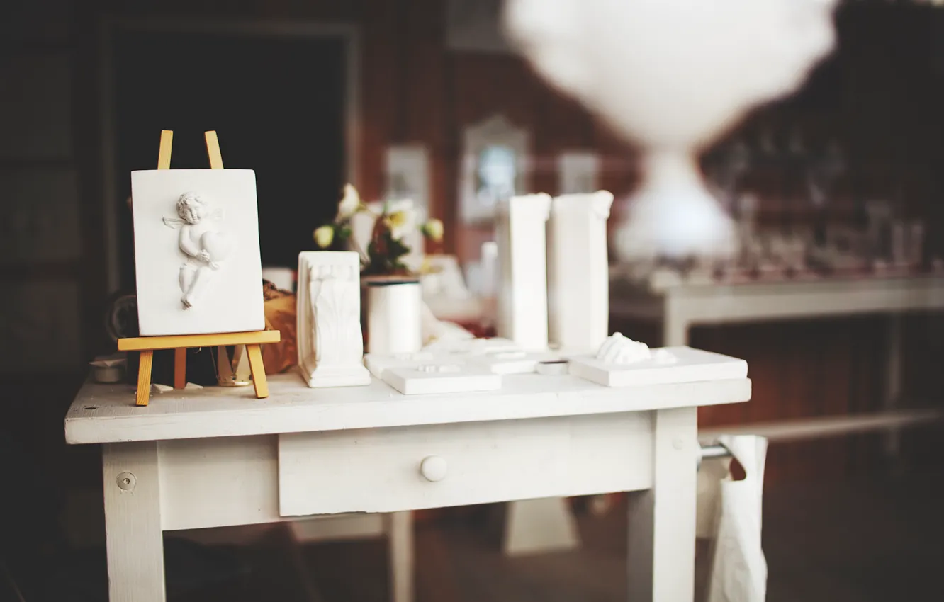 Photo wallpaper table, angel, easel