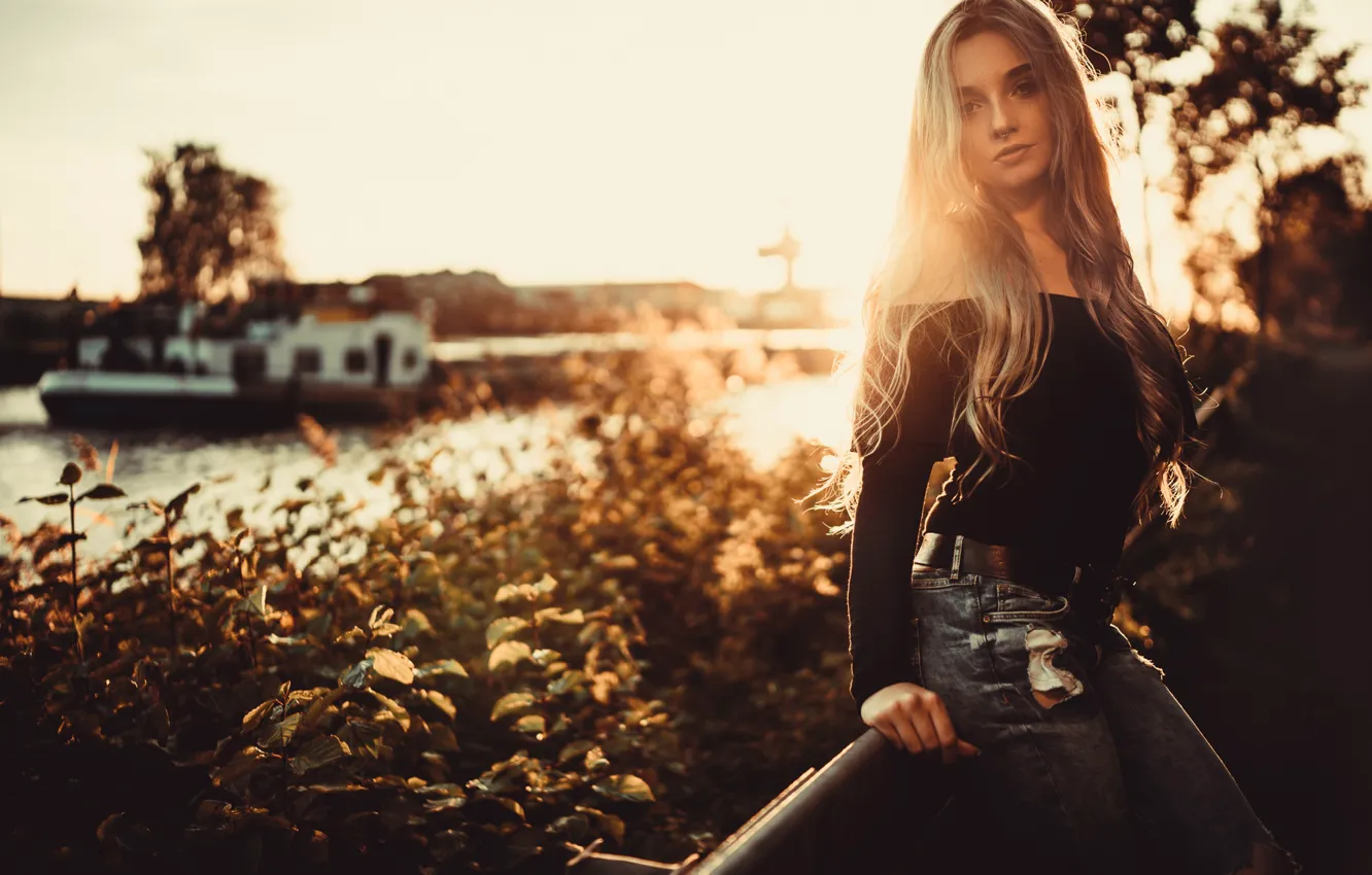 Photo wallpaper look, jeans, blonde, long hair, Loba, Andreas-Joachim Lins