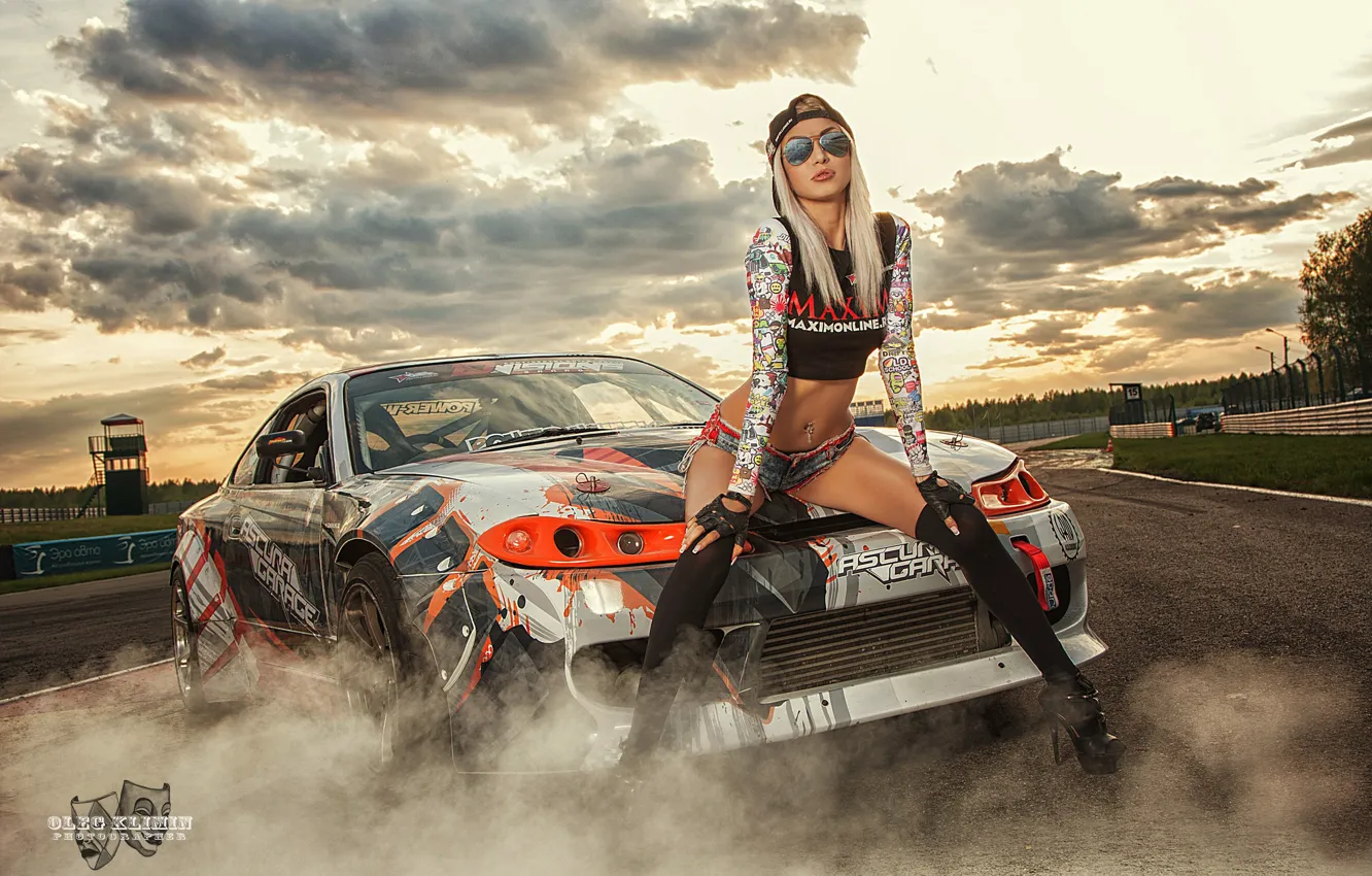 Photo wallpaper machine, auto, girl, pose, feet, glasses, shorts, Golf