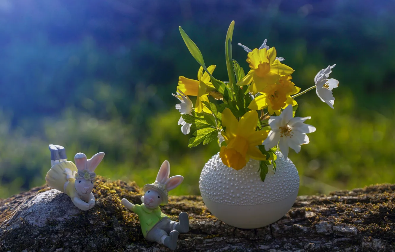 Photo wallpaper flowers, Easter, vase, figures, bunnies