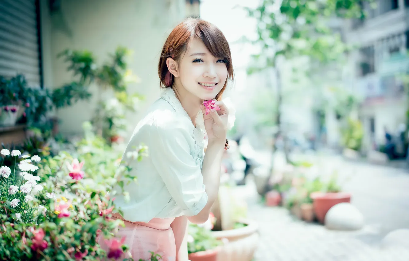 Photo wallpaper flowers, smile, East