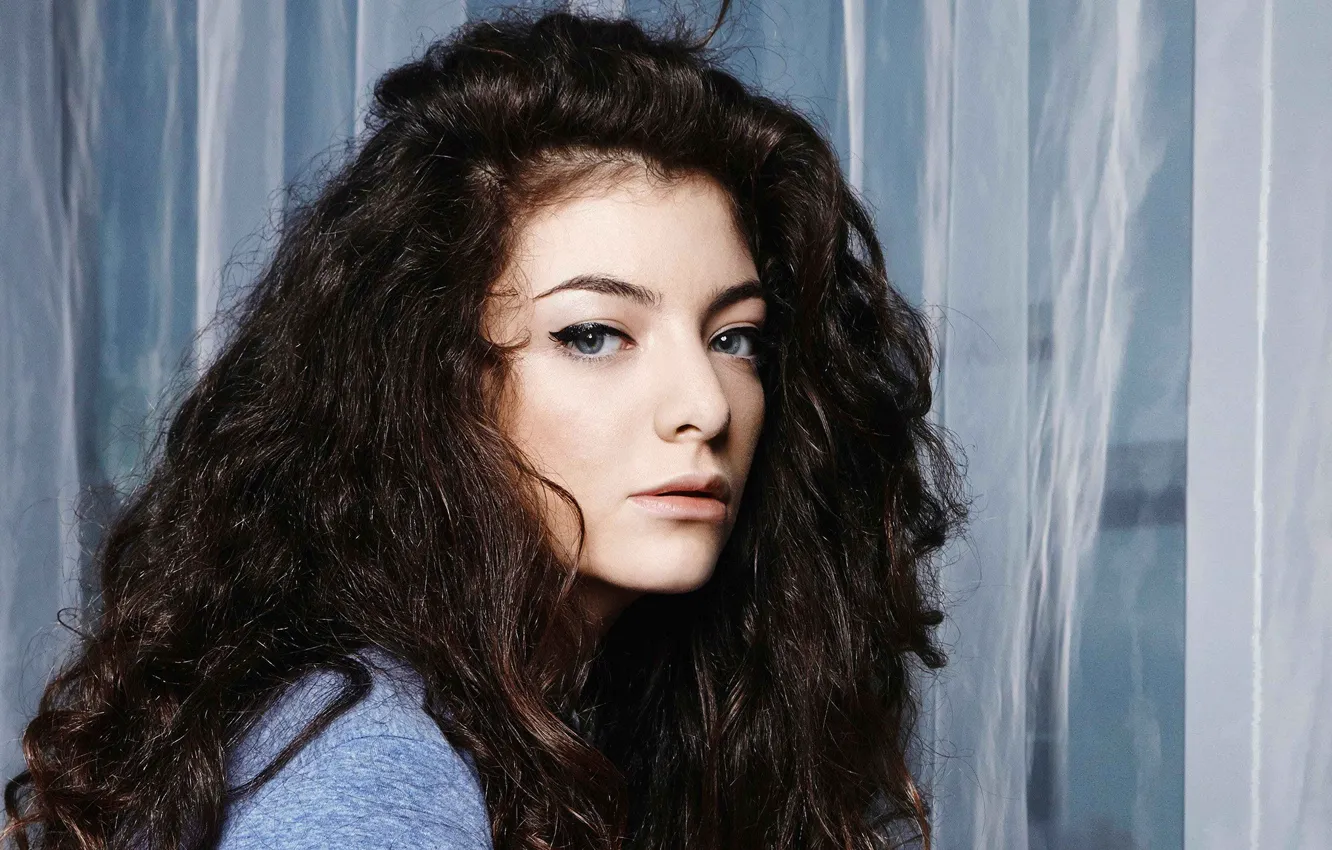 Photo wallpaper look, girl, face, hair, singer, Lorde