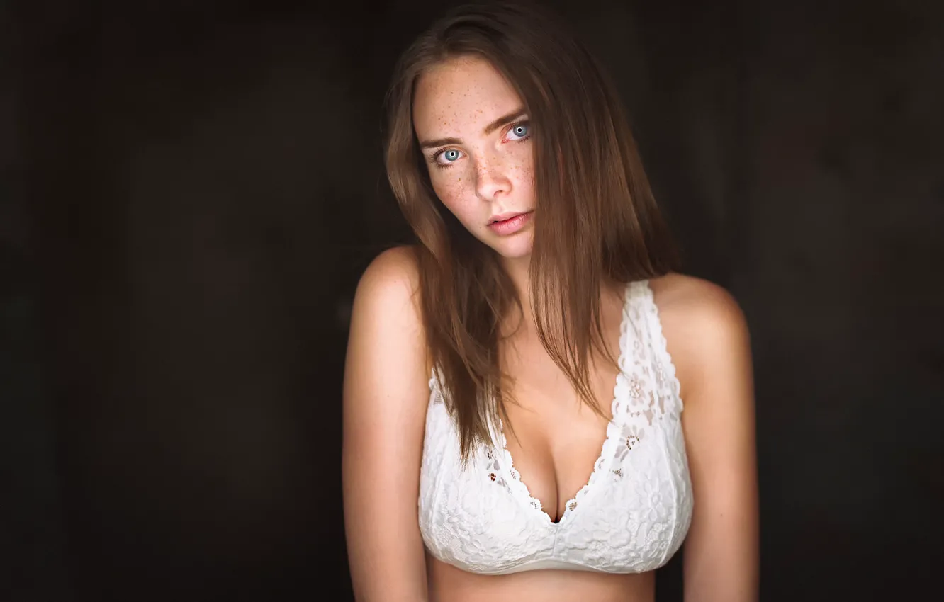 Photo wallpaper neckline, freckles, the beauty, The Photo Fiend, Ring Lights and LR Presets