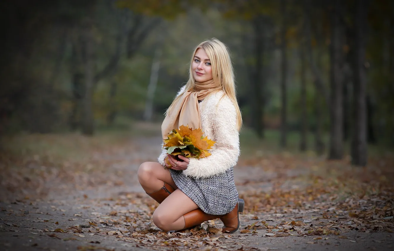 Photo wallpaper autumn, leaves, girl, smile, Park, blonde, bokeh