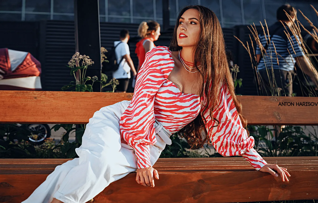 Photo wallpaper the sun, pose, street, model, portrait, makeup, figure, hairstyle