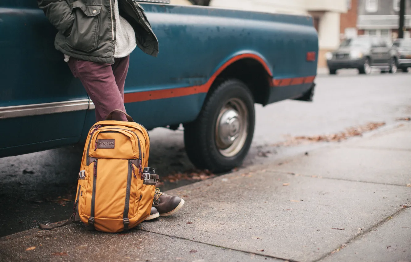 Photo wallpaper machine, feet, backpack, pickup
