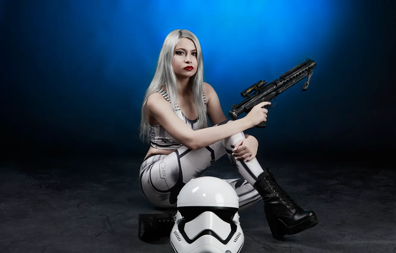 Photo wallpaper look, pose, weapons, background, model, portrait, makeup, Mike