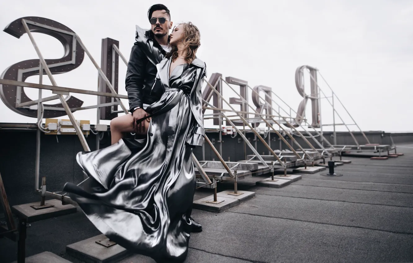 Photo wallpaper roof, model, dress, pair, fashion