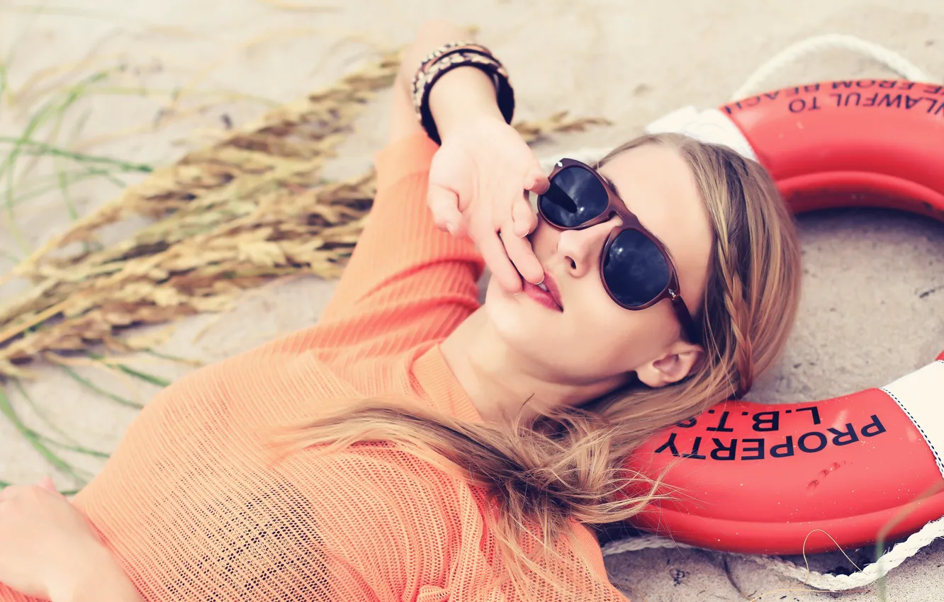 Photo wallpaper girl, glasses, lifeline