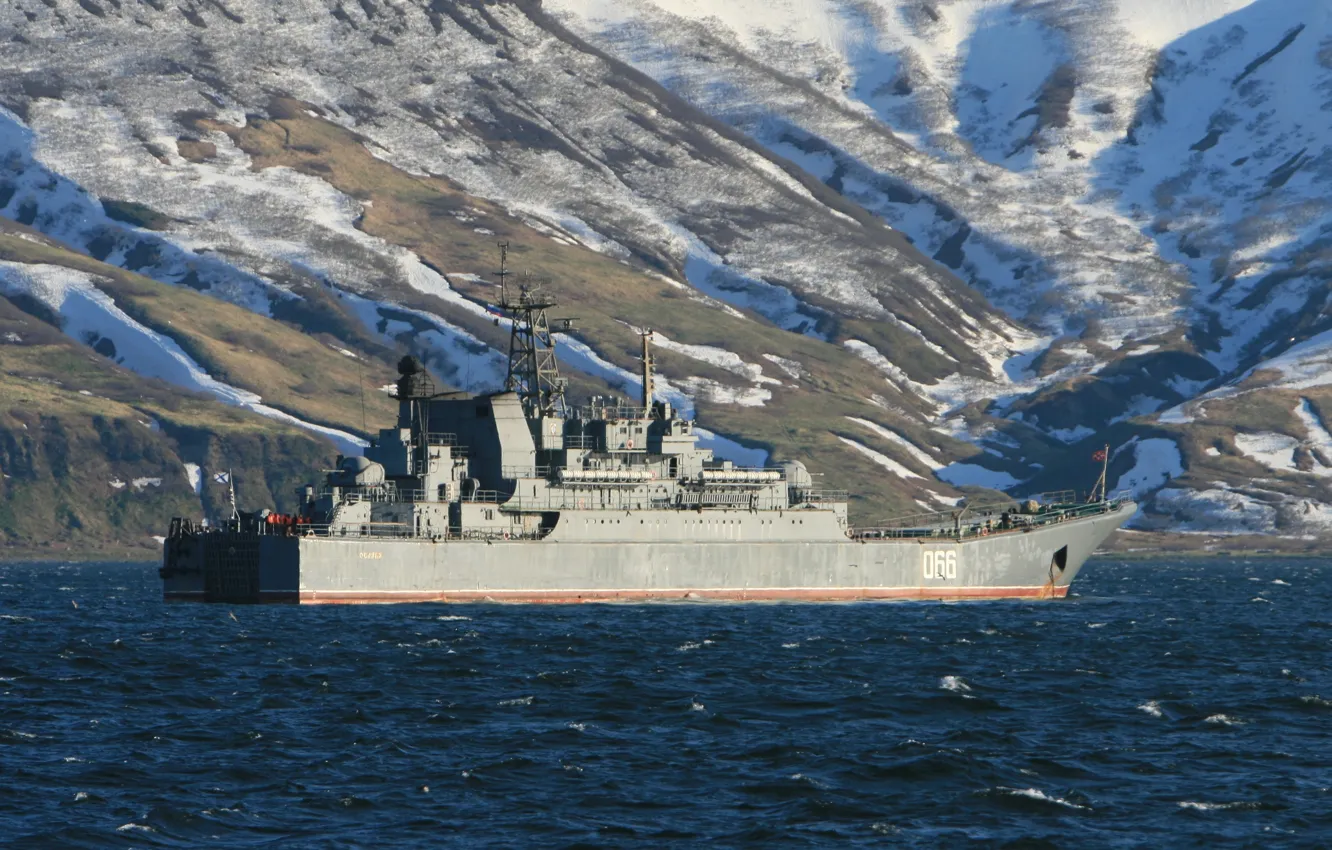 Photo wallpaper large, Russia, landing ship, project 775, "Oslabya"