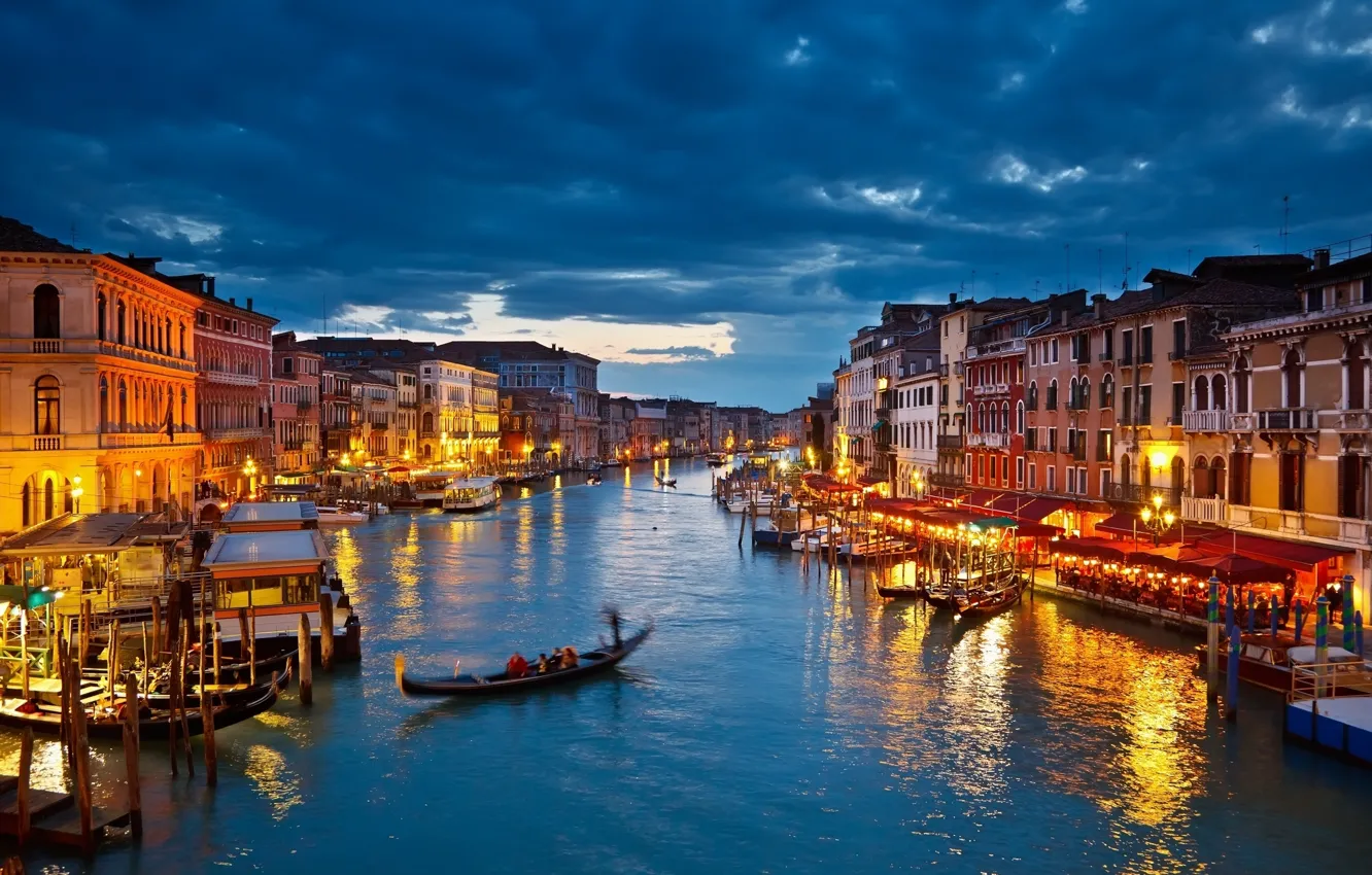Photo wallpaper clouds, lights, home, boats, the evening, channel, Venice, gondola