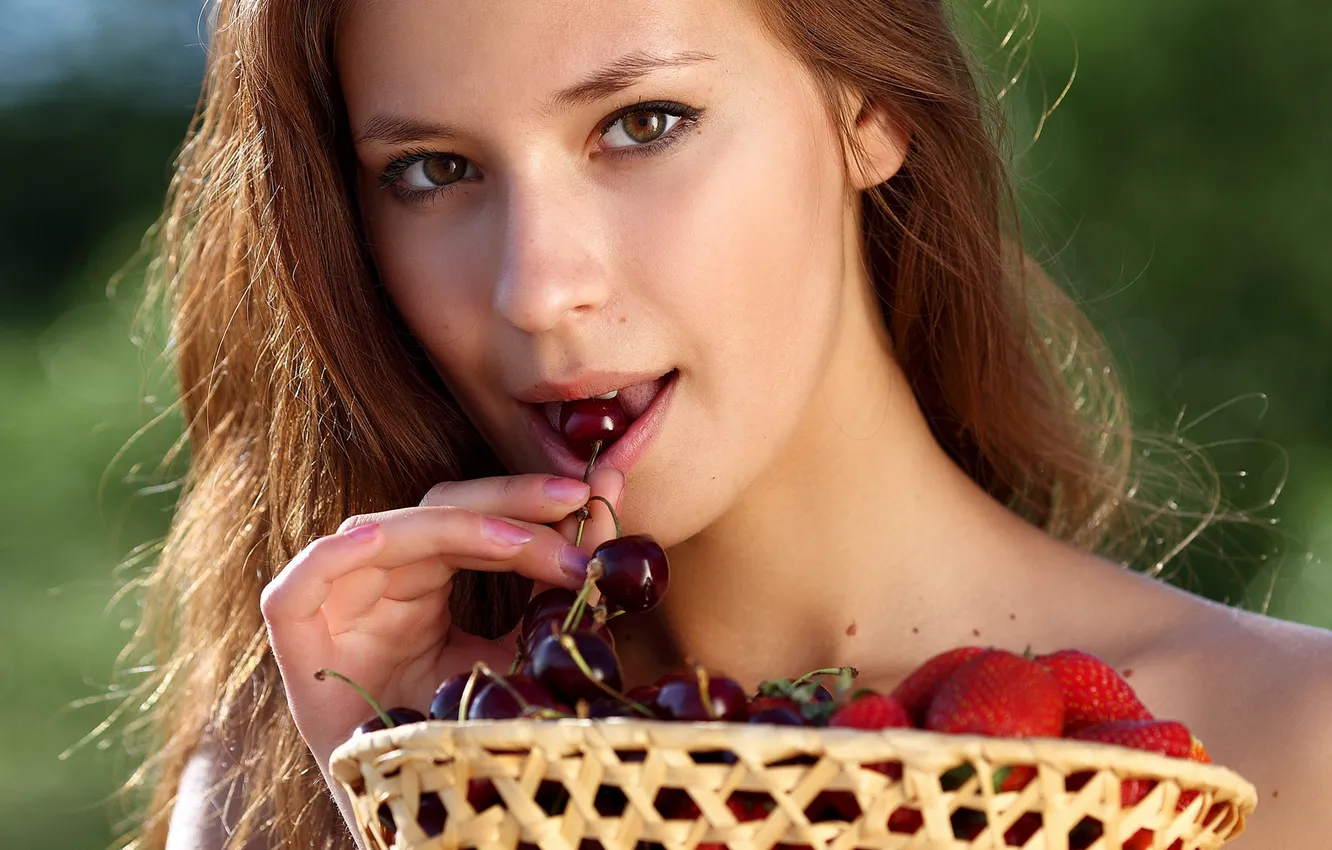 Photo wallpaper eyes, face, berries, model, hair, hand, Girl, strawberry