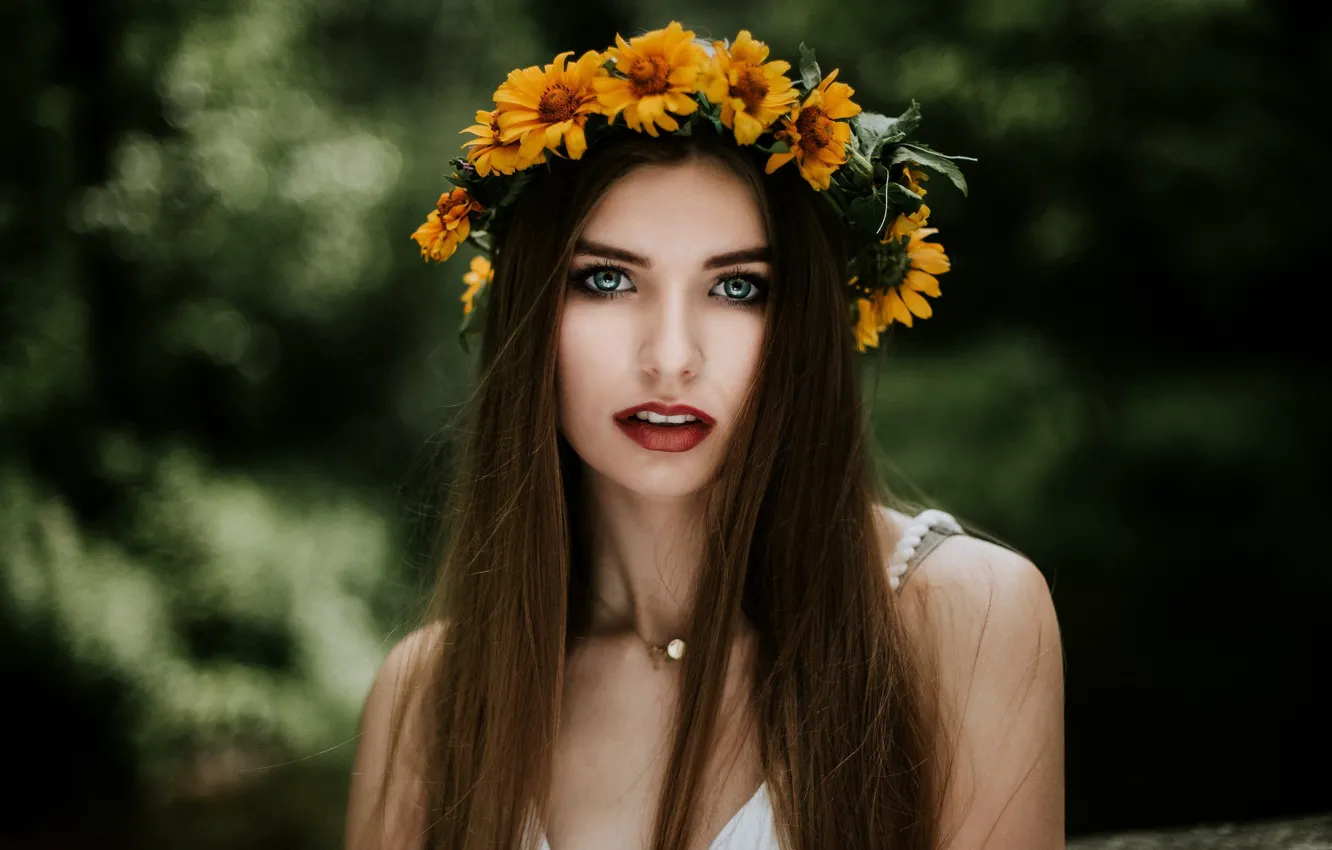 Photo wallpaper greens, look, flowers, background, portrait, makeup, hairstyle, brown hair