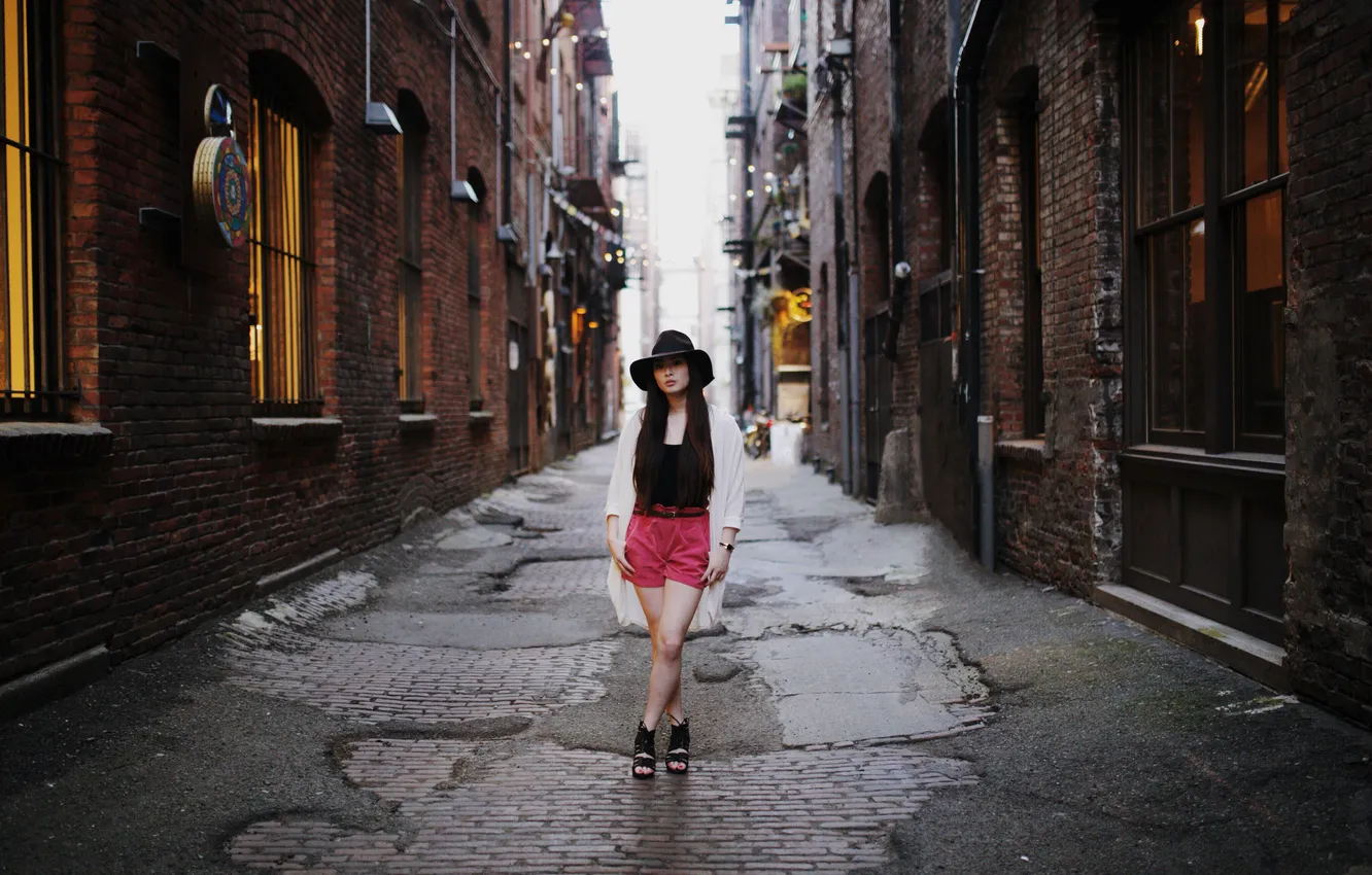 Photo wallpaper girl, the city, street, feet, hair, building, hat, lips