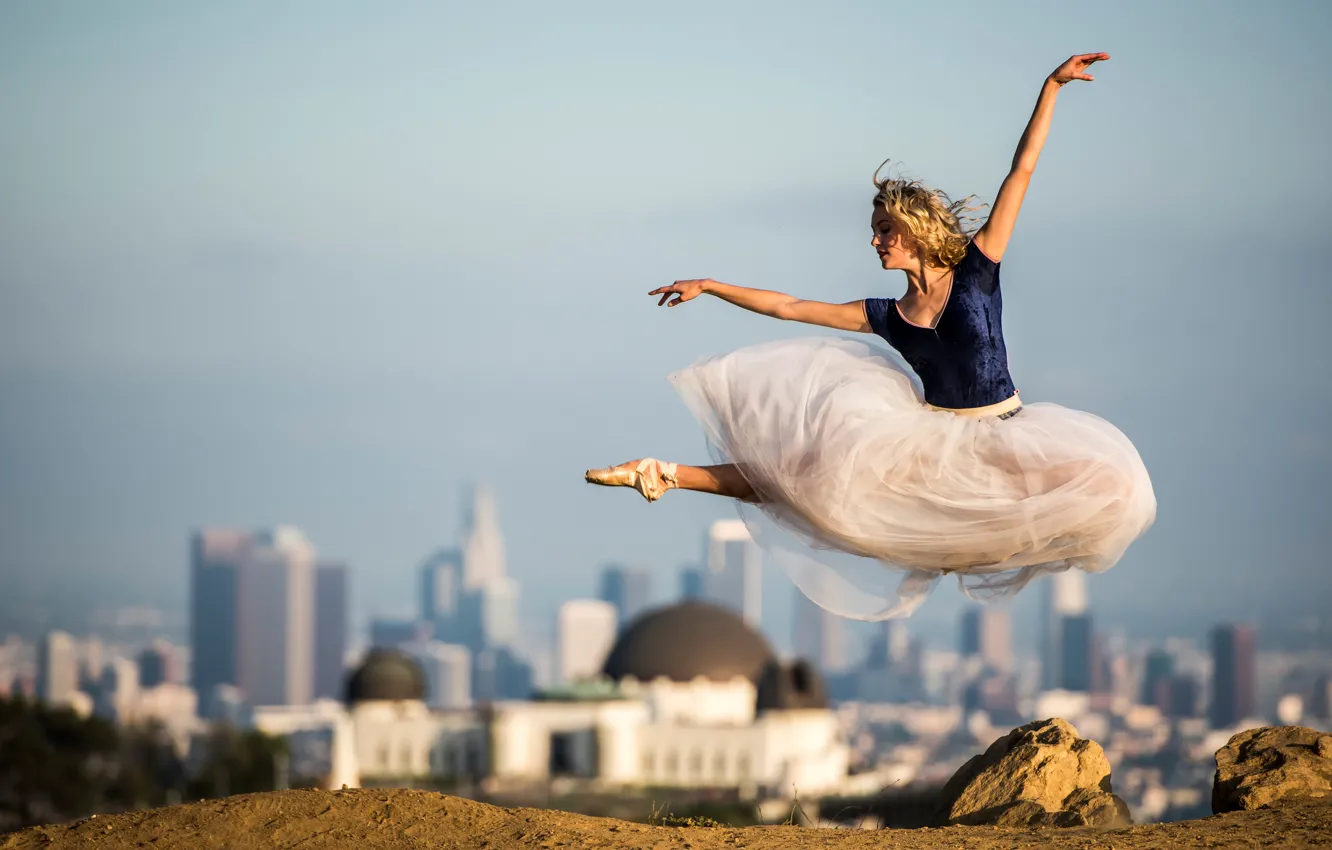 Photo wallpaper the city, jump, dress, ballerina, in the background, Pointe shoes, Beautiful ballet