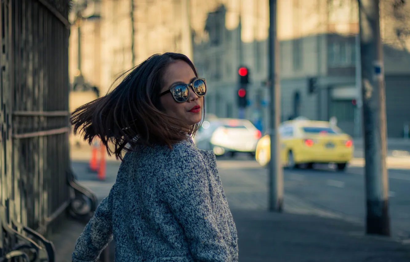 Photo wallpaper machine, girl, the city, street, model, glasses, Bloor, turned