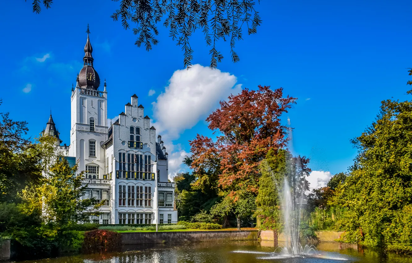 Photo wallpaper the sky, clouds, trees, pond, Park, castle, fountain, Netherlands