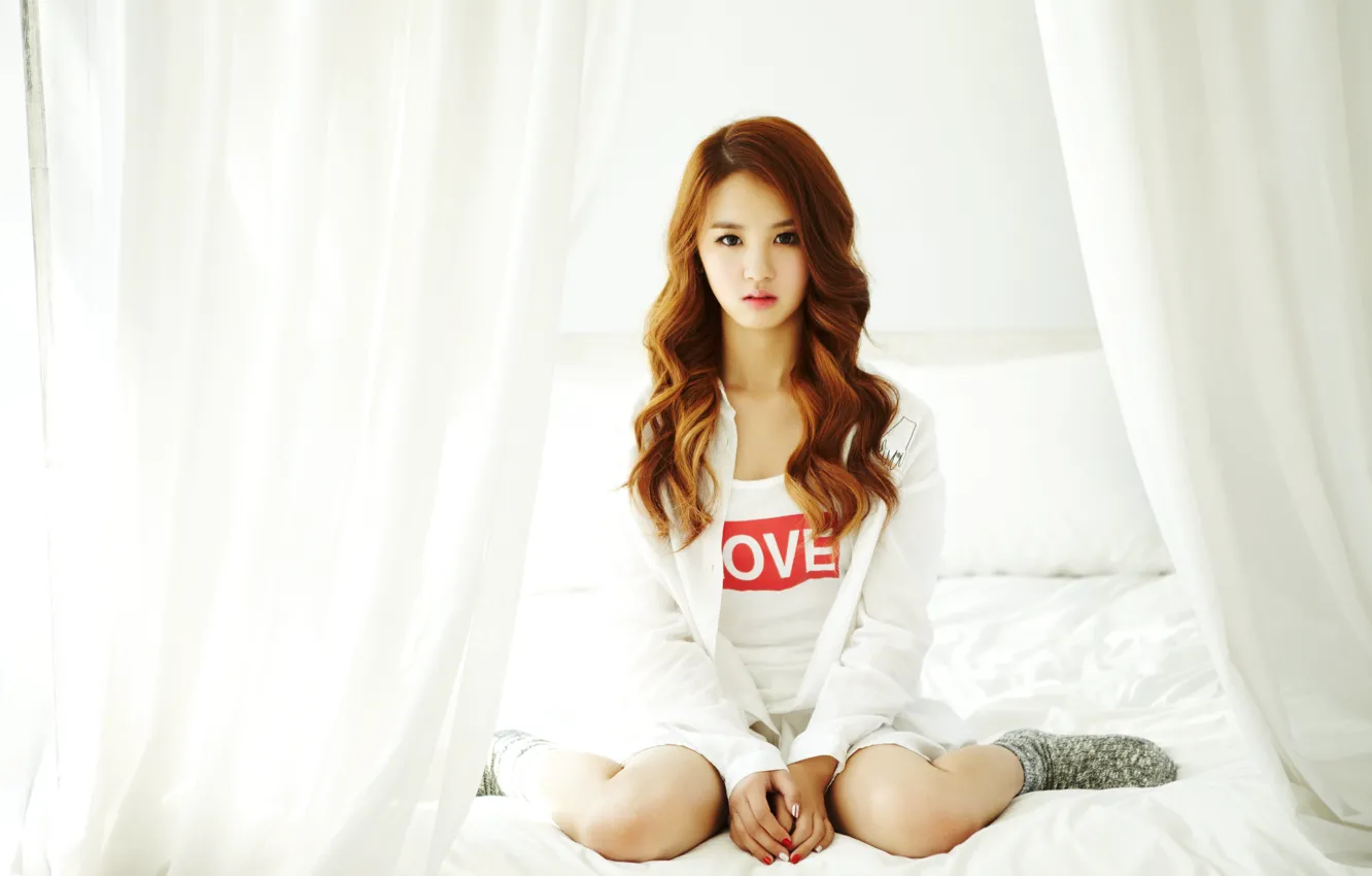 Photo wallpaper girl, beauty, singer, bed, asian, cute, Kpop, Korean