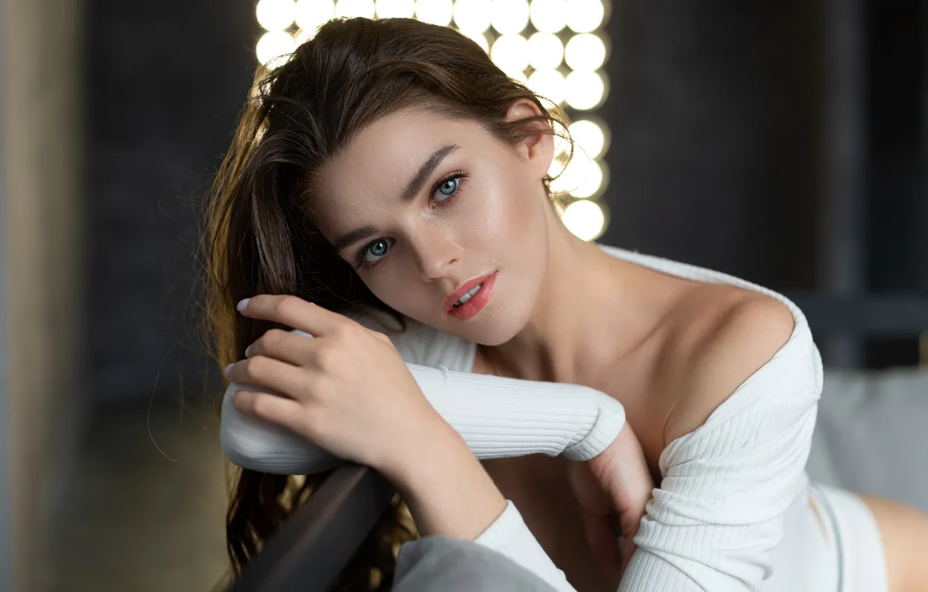 Photo wallpaper look, girl, face, pose, portrait, hands, Pavel Ermakov