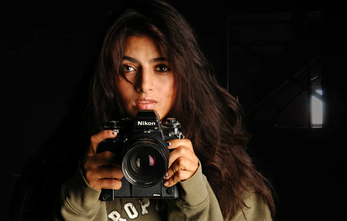 Photo wallpaper girl, Laura, Nikon F3