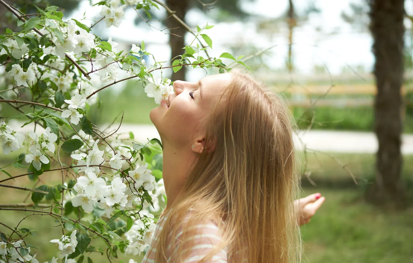 Photo wallpaper summer, trees, face, hair, Masha