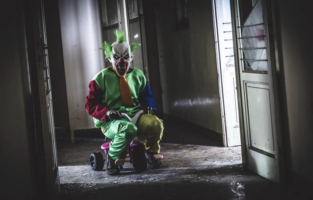 Photo wallpaper bike, home, clown