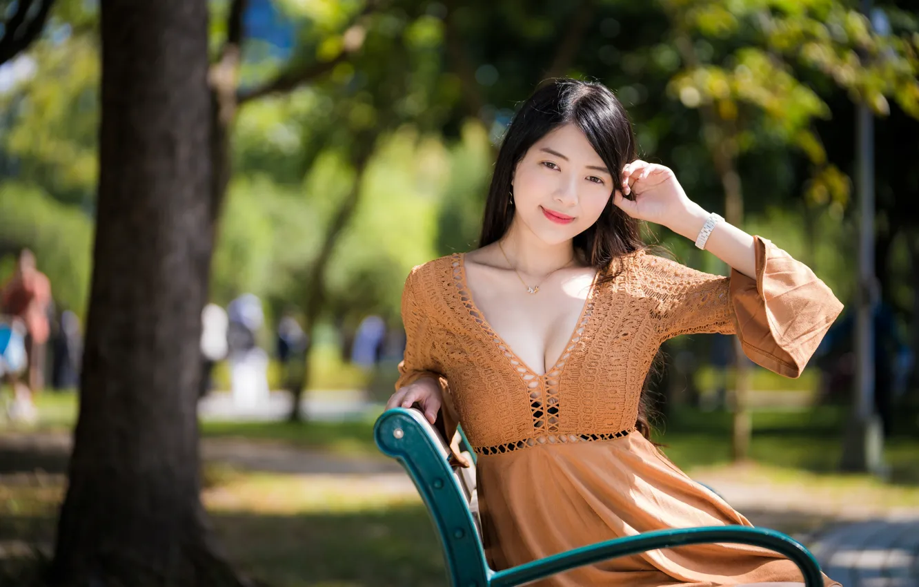 Photo wallpaper look, the sun, trees, bench, pose, Park, model, portrait