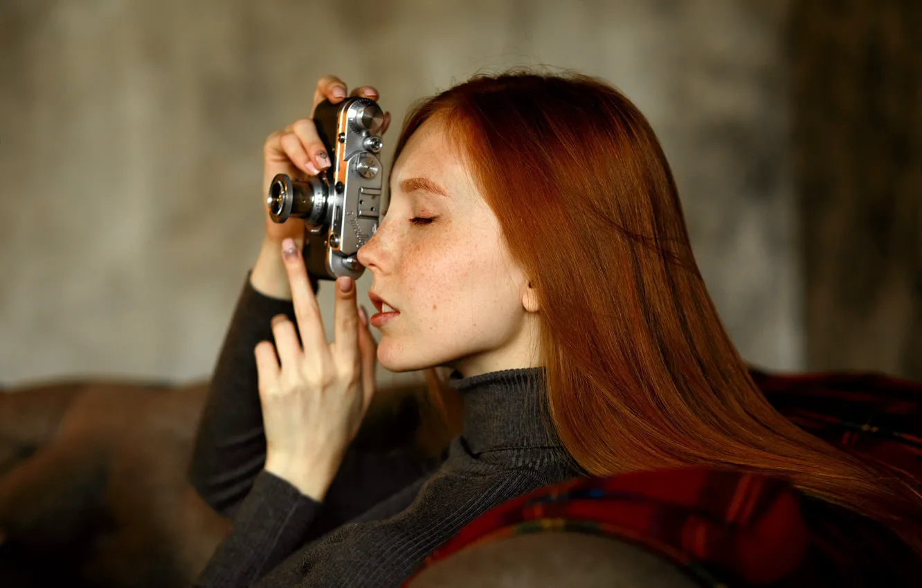 Photo wallpaper pose, model, portrait, hands, makeup, hairstyle, the camera, sitting