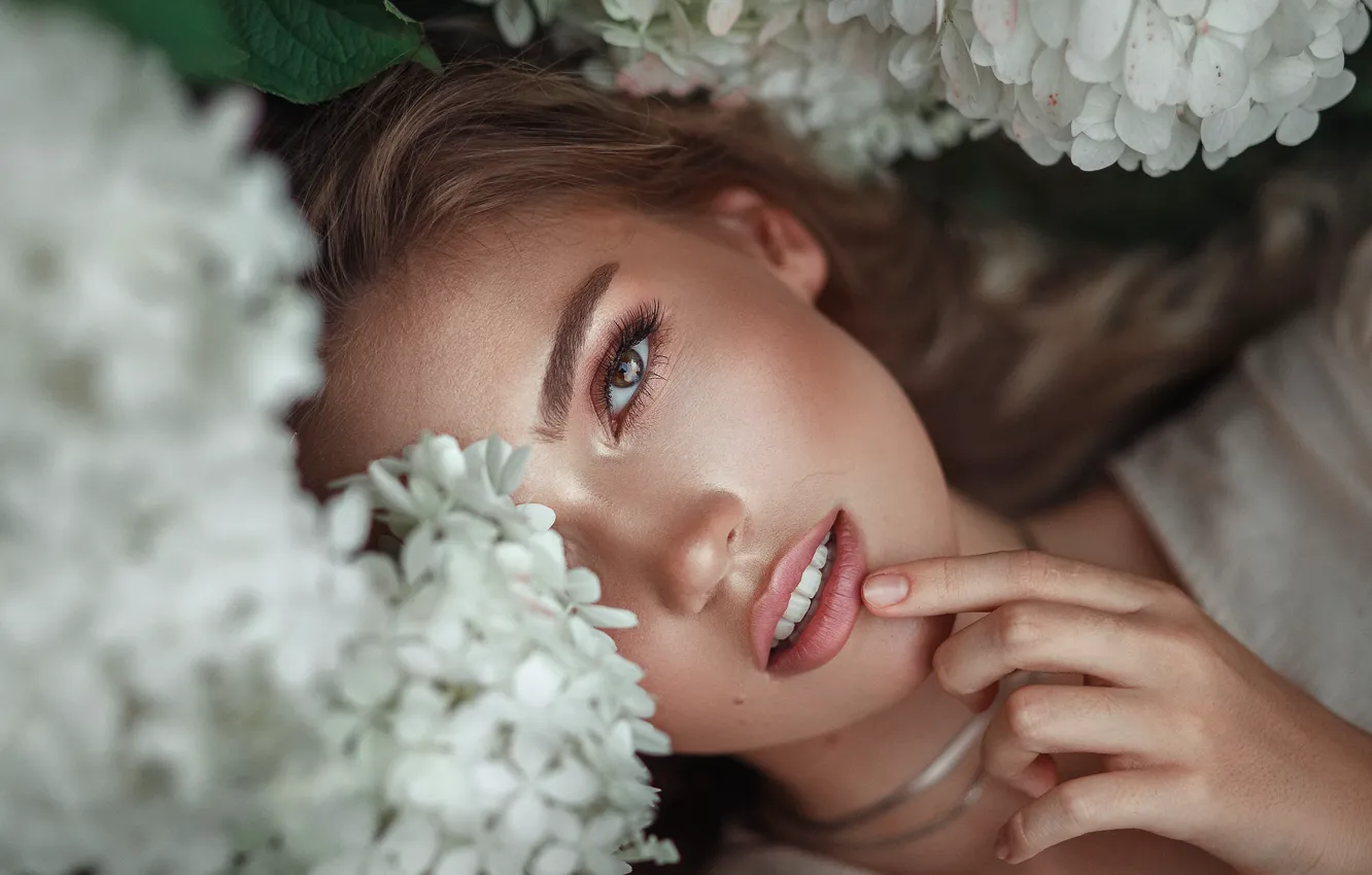 Photo wallpaper look, flowers, close-up, face, pose, model, portrait, hands