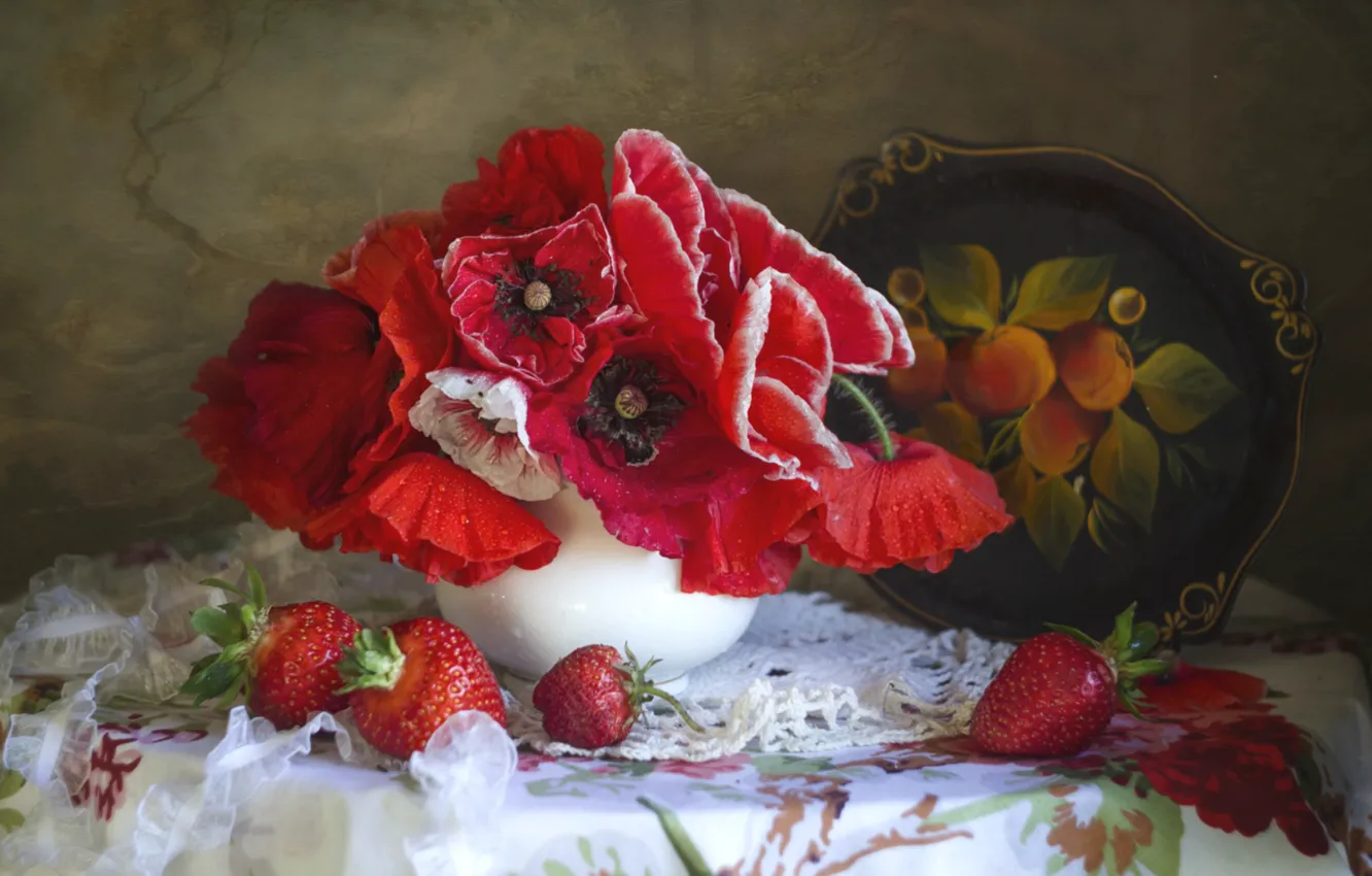 Photo wallpaper Maki, bouquet, strawberry, tray
