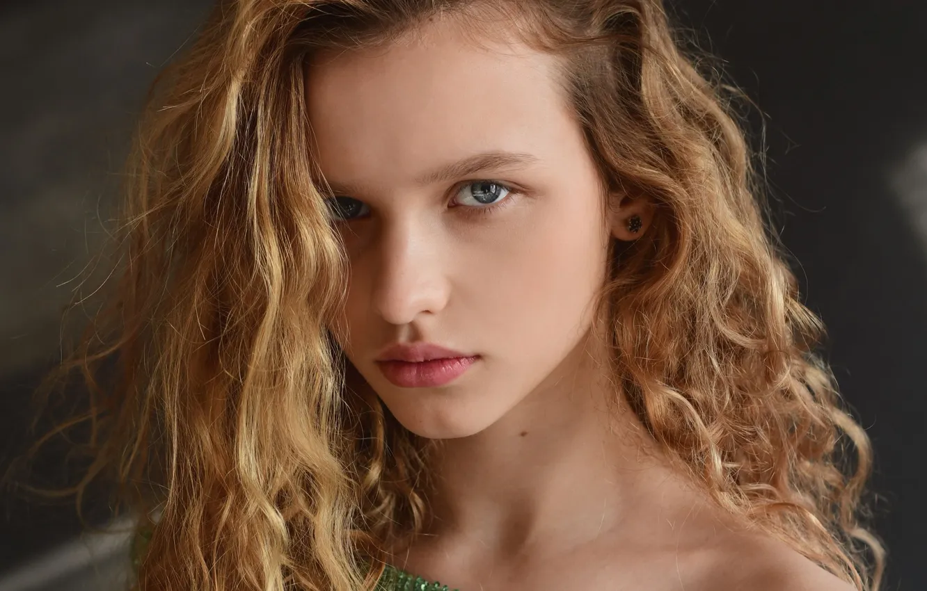 Photo wallpaper Angelina, curly, Bozhena Puchko