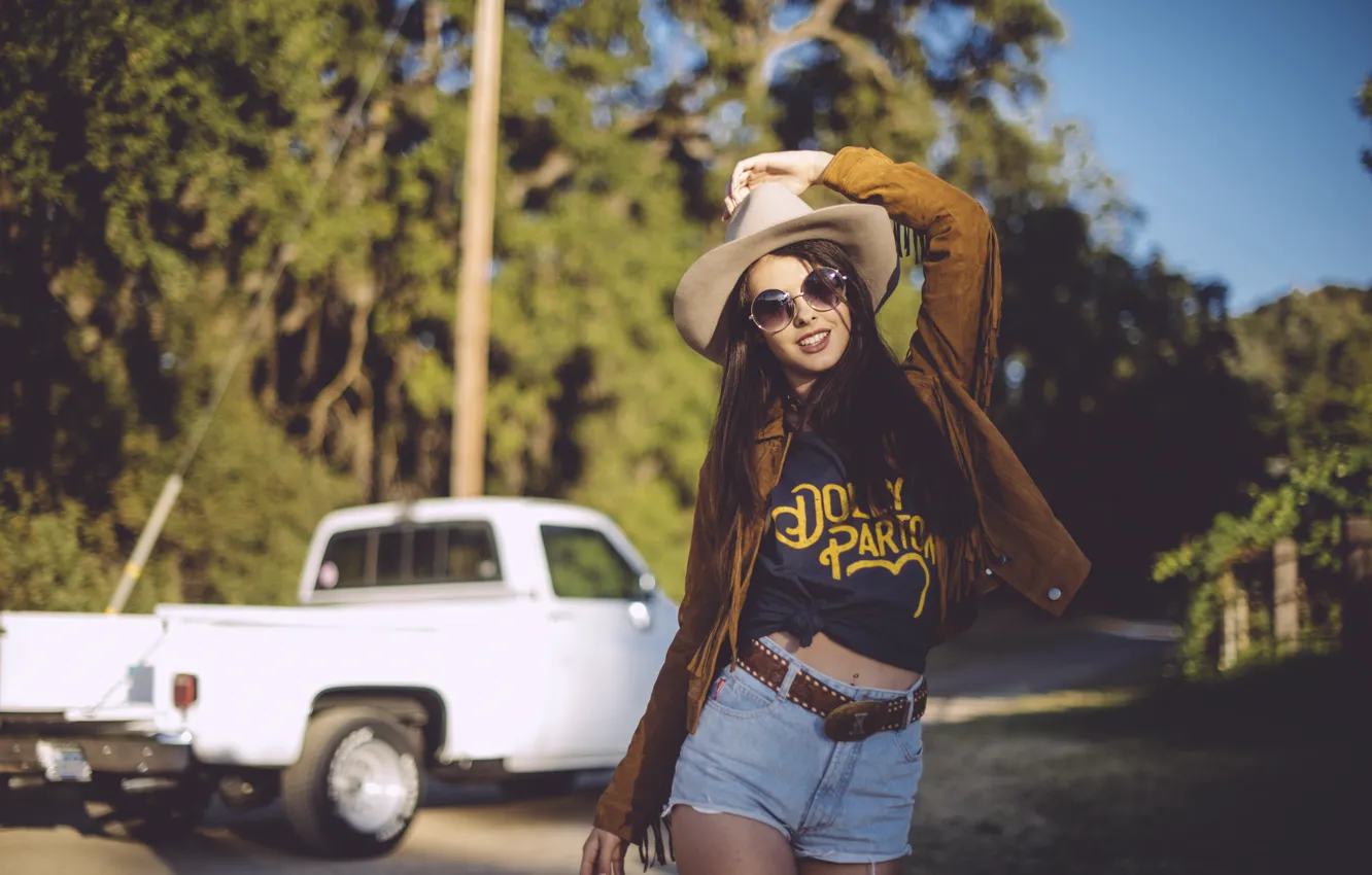 Photo wallpaper machine, hat, brunette, glasses