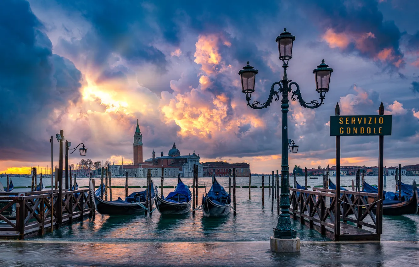 Photo wallpaper clouds, Italy, lantern, Venice, promenade, Italy, gondola, Venice
