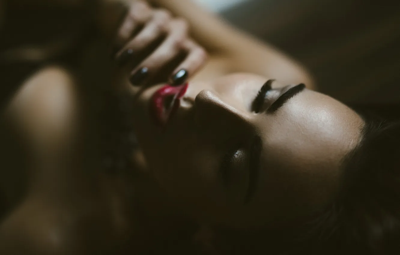 Photo wallpaper girl, macro, face, eyelashes, hands, lipstick