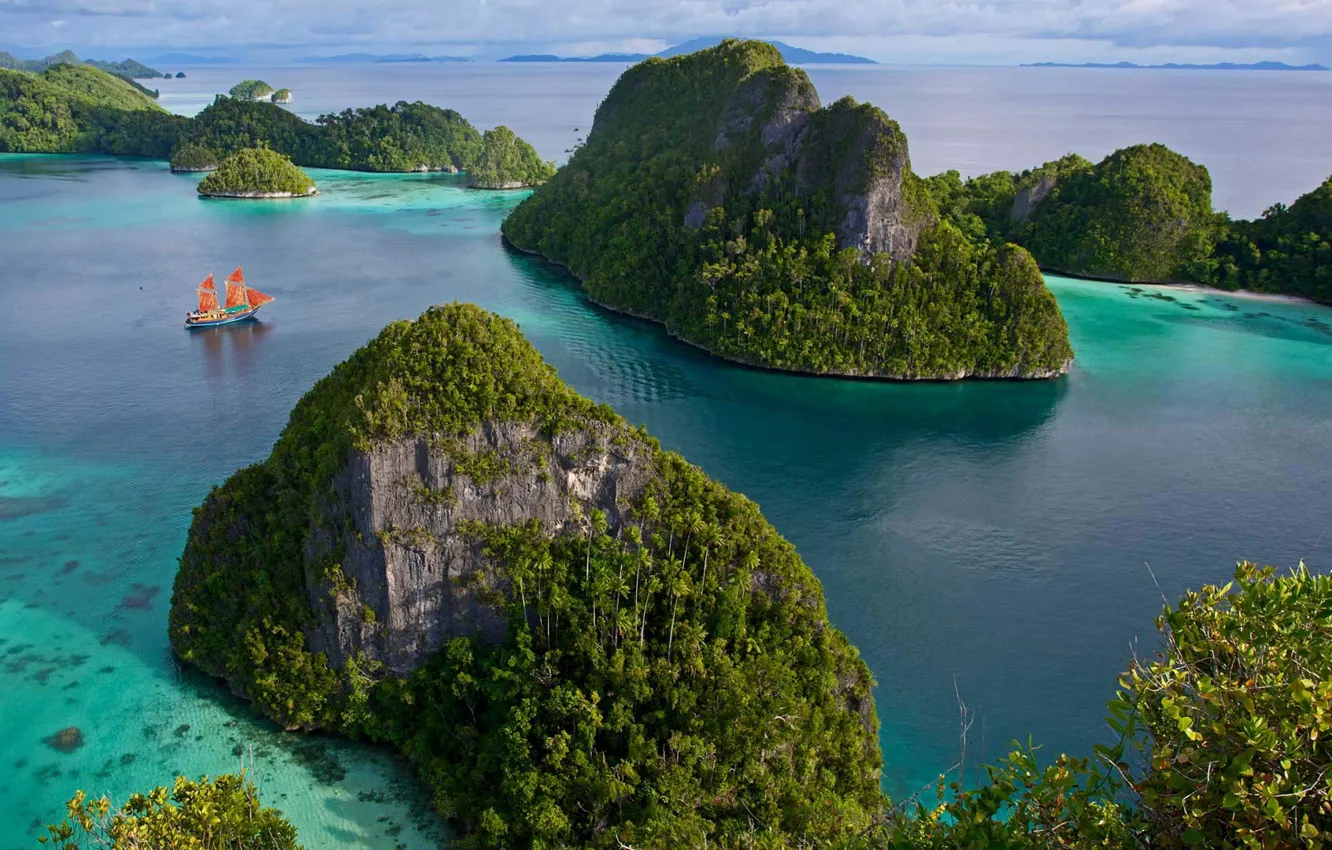 Photo wallpaper ship, island, Indonesia, sail, Raja Ampat