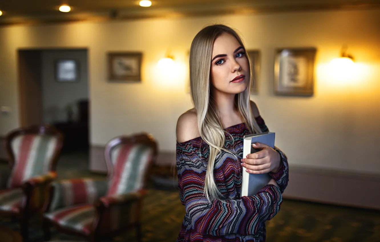 Photo wallpaper look, model, lamp, portrait, makeup, dress, hairstyle, blonde