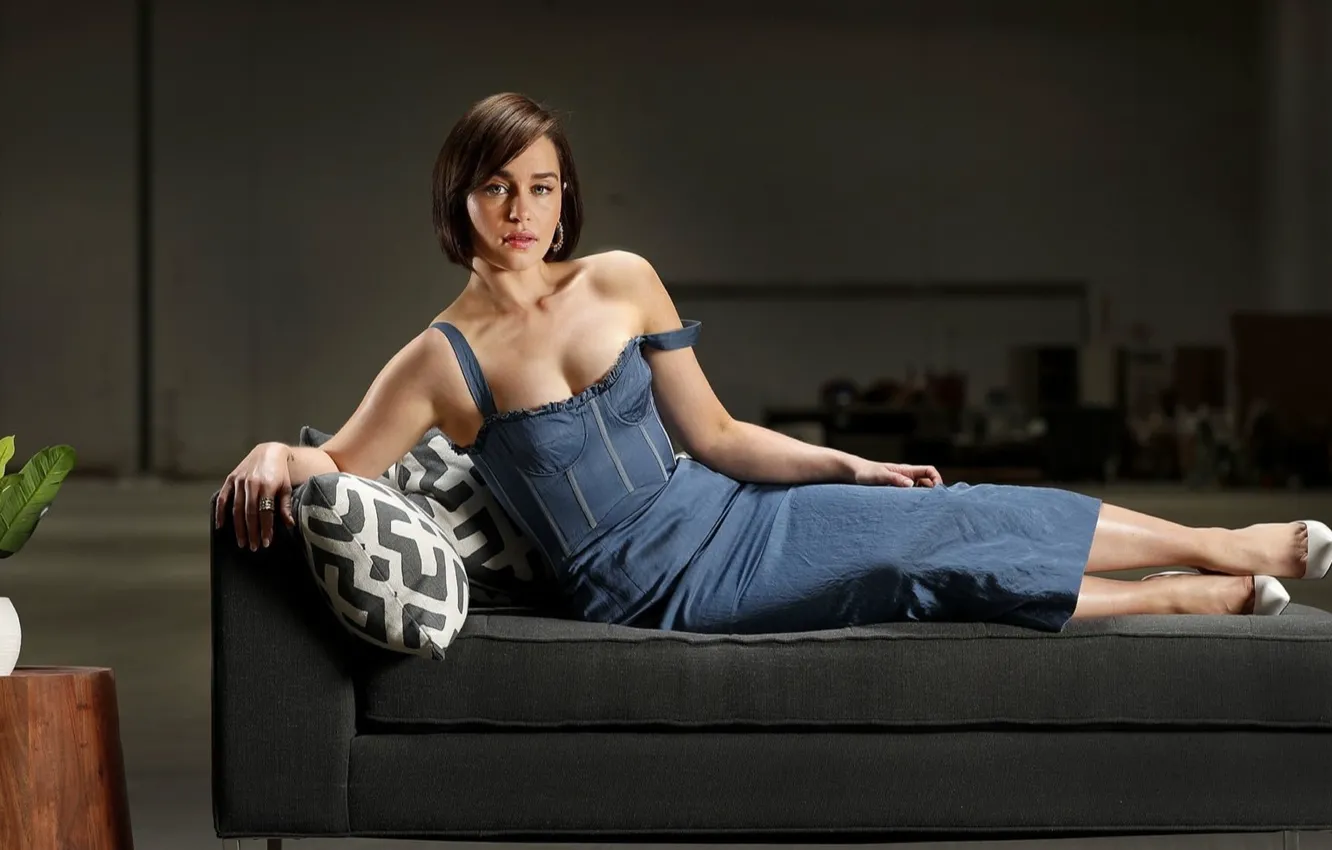 Photo wallpaper flowers, dress, actress, shoes, lies, beautiful, sofa, Kare