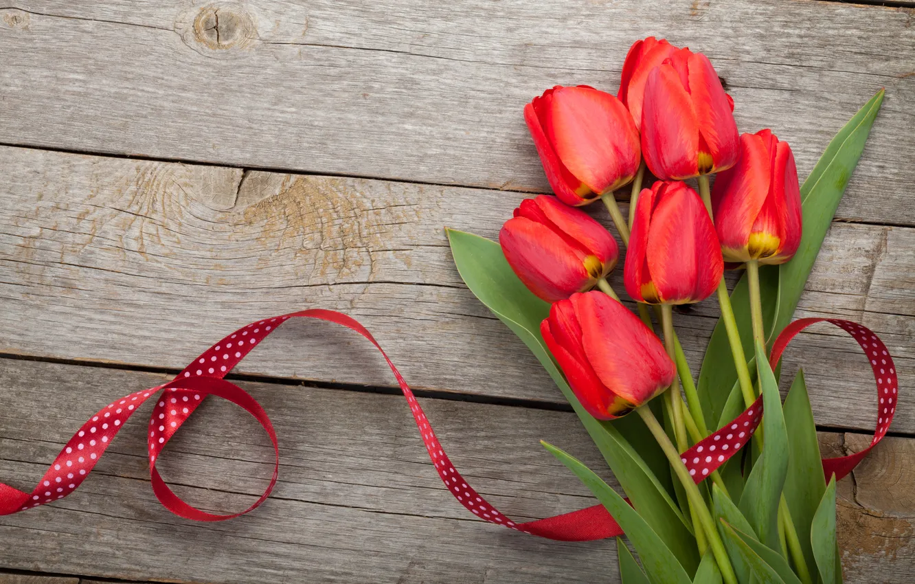 Photo wallpaper flowers, red, bouquet, tulips, red, wood, flowers, romantic