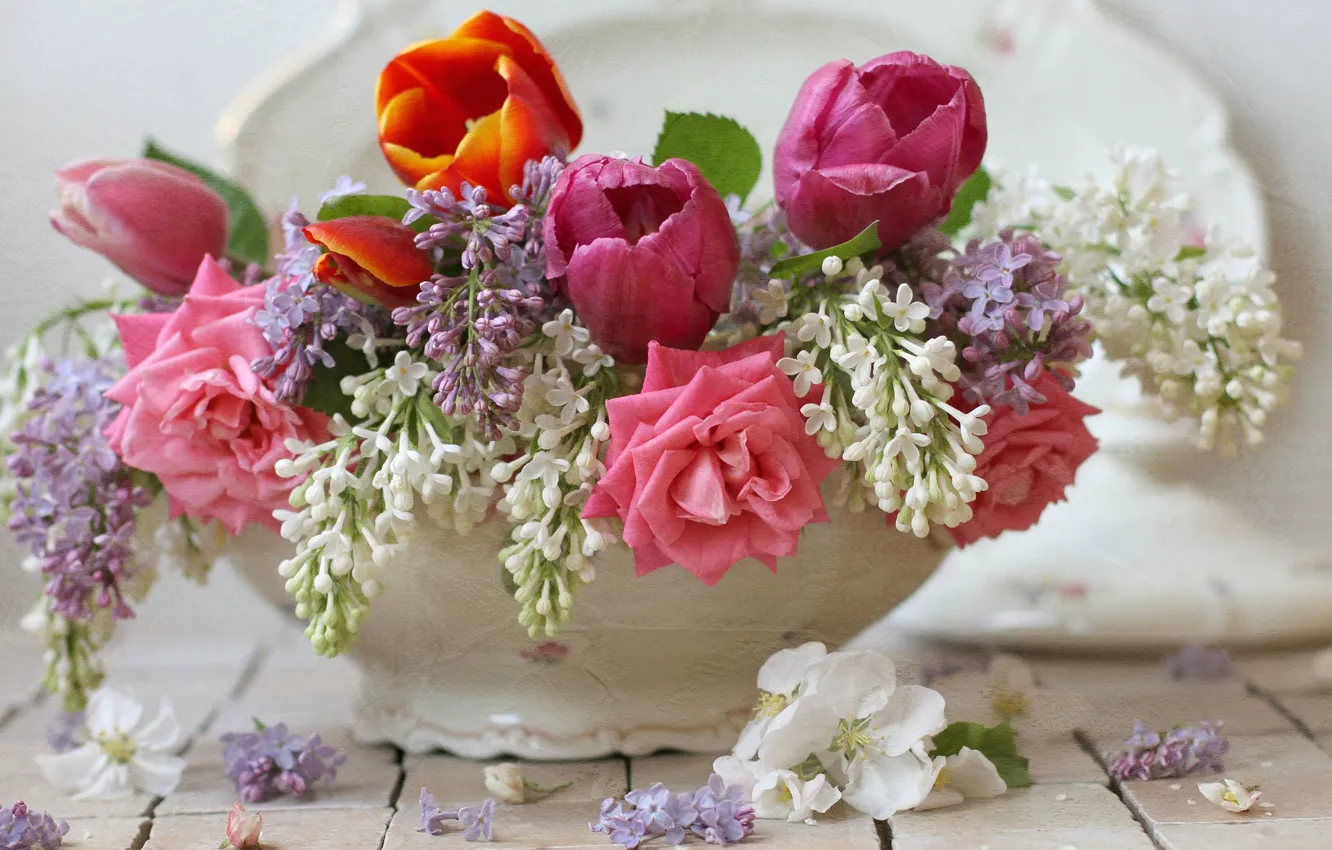 Photo wallpaper flowers, roses, Vase, tulips, lilac