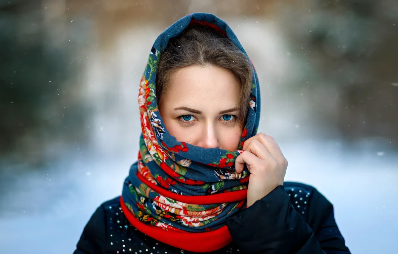 Photo wallpaper portrait, sponge, shawl, blue-eyed, Xenia, photographer Sergey Sergeev