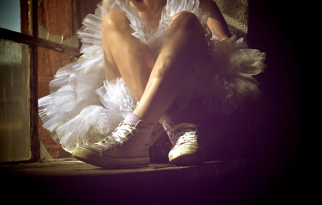 Photo wallpaper girl, feet, sneakers, dress, window