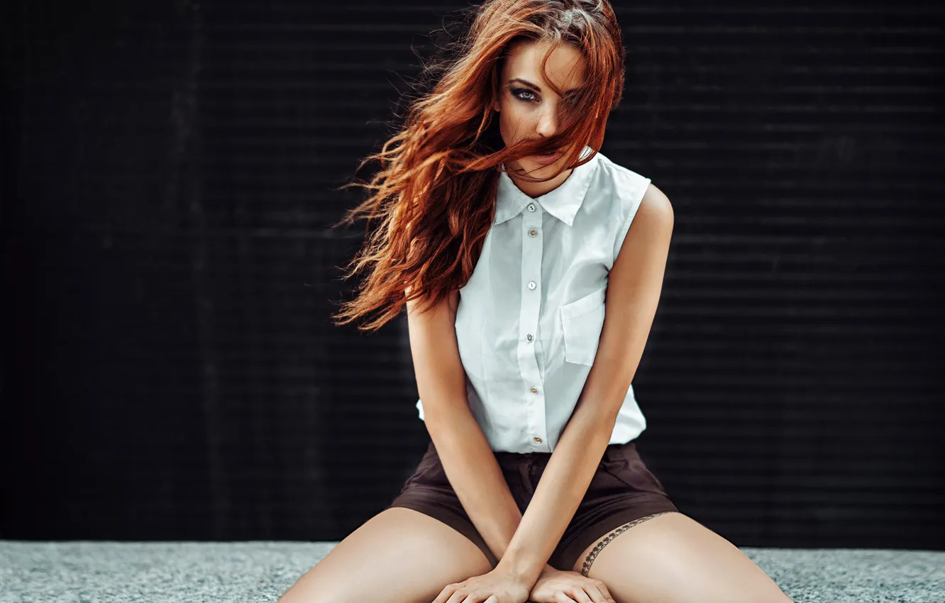 Photo wallpaper the wind, hair, shorts, portrait, shirt, redhead