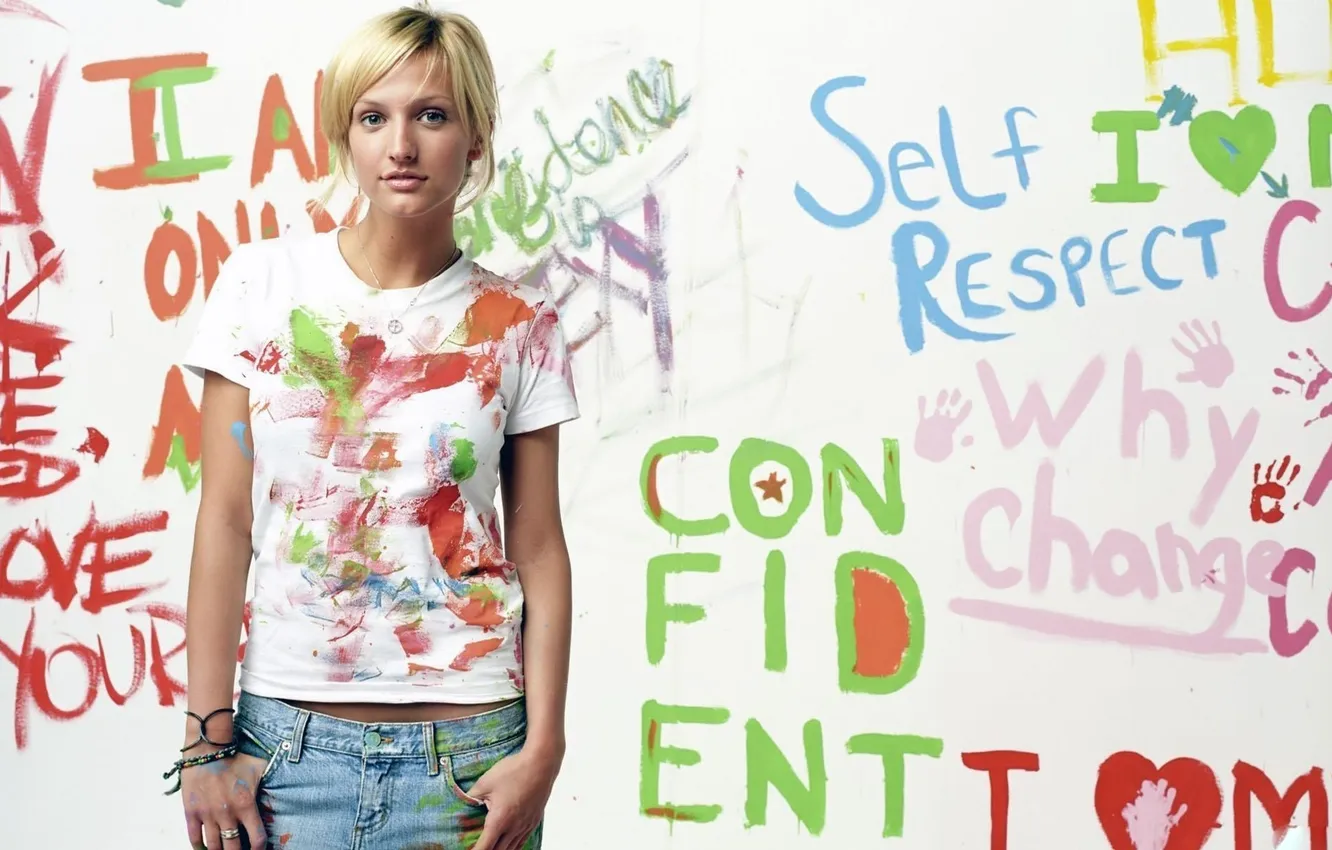 Photo wallpaper look, girl, wall, the inscription, paint, blonde