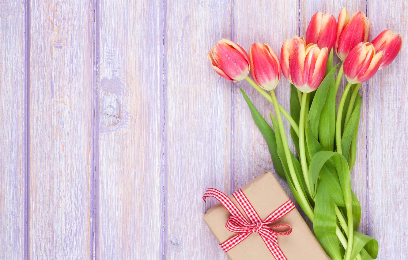 Photo wallpaper flowers, gift, bouquet, tulips, red, love, wood, flowers